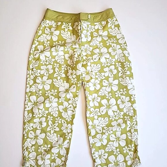 PATAGONIA Green White Floral Hawaiian Flat Front Capri Pants Size 8 Small - Picture 1 of 5